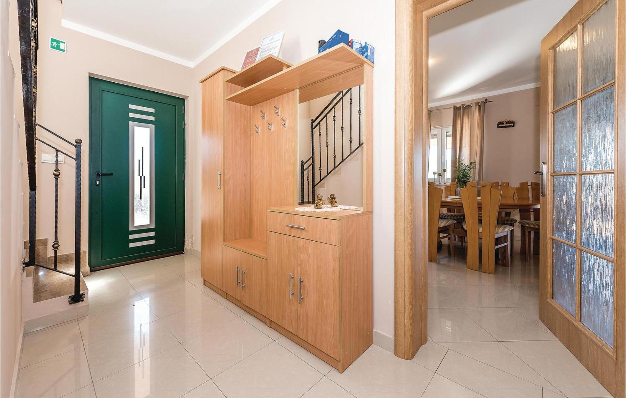 Gorgeous Home In Kijevo With Kitchen Eksteriør bilde
