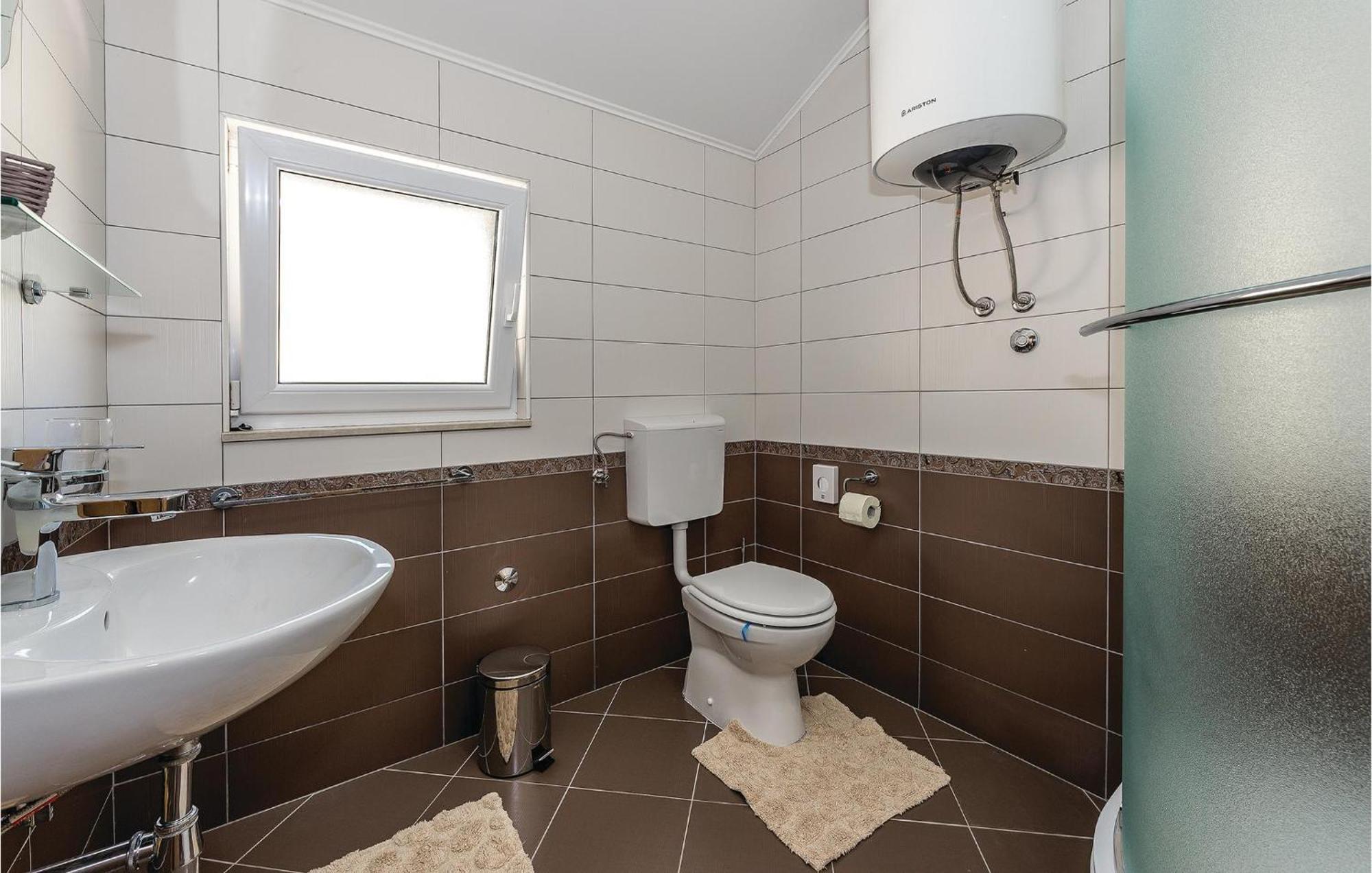 Gorgeous Home In Kijevo With Kitchen Eksteriør bilde