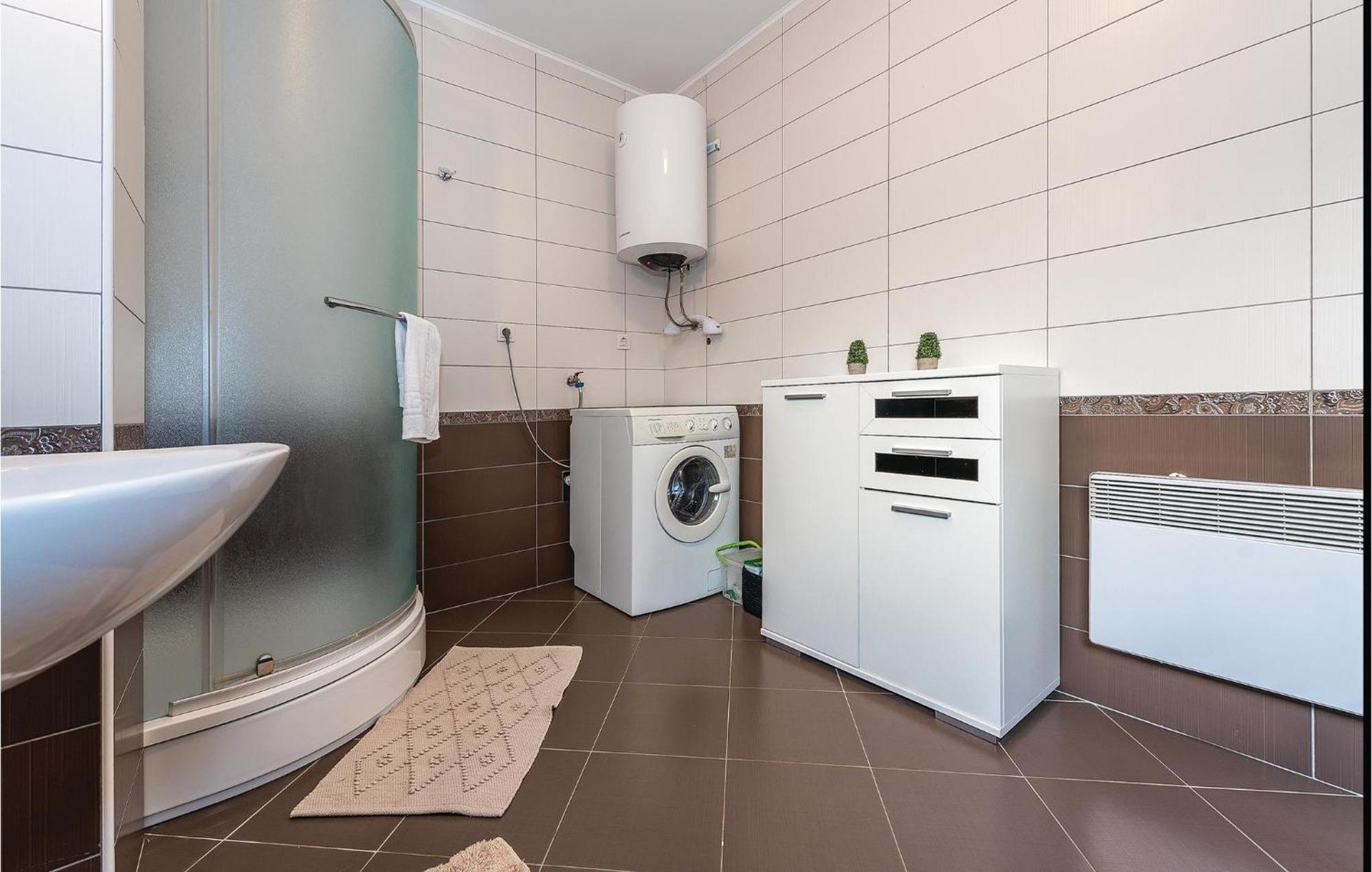 Gorgeous Home In Kijevo With Kitchen Eksteriør bilde